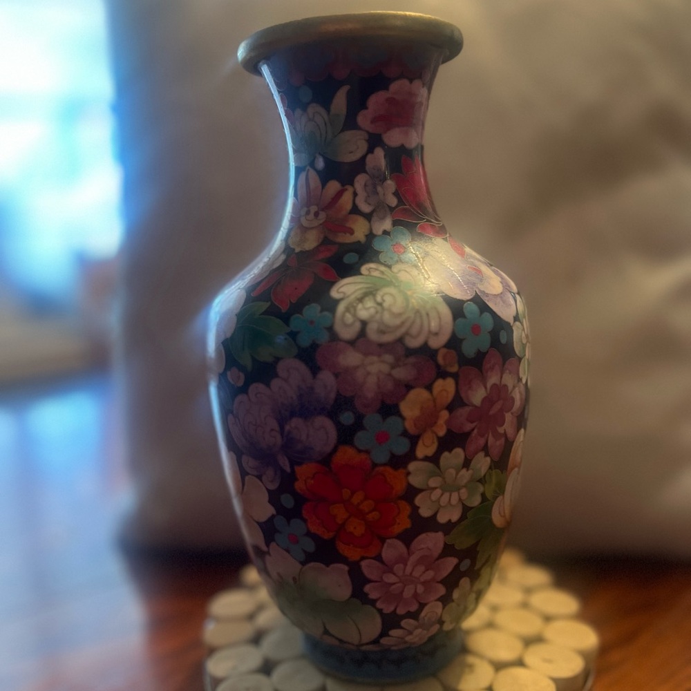 Elegant Floral Black Vase